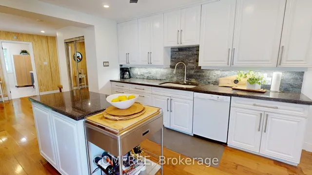 Additional image 12 of 11022 Fifth Line