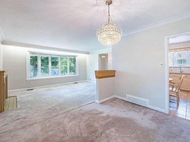 Additional image 7 of 125 Decarie Circ