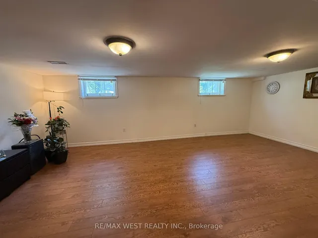 Additional image 7 of 218 Burnhamthorpe Rd