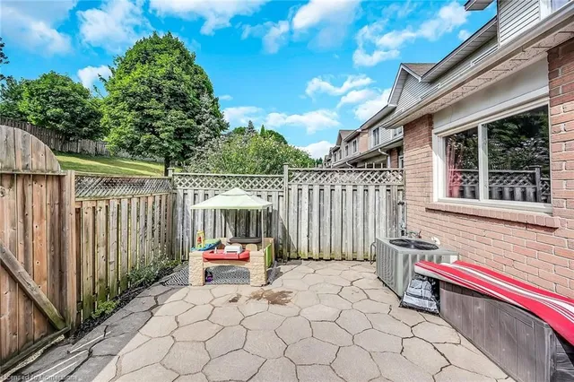 Additional image 29 of 26 Moss Blvd Unit 24