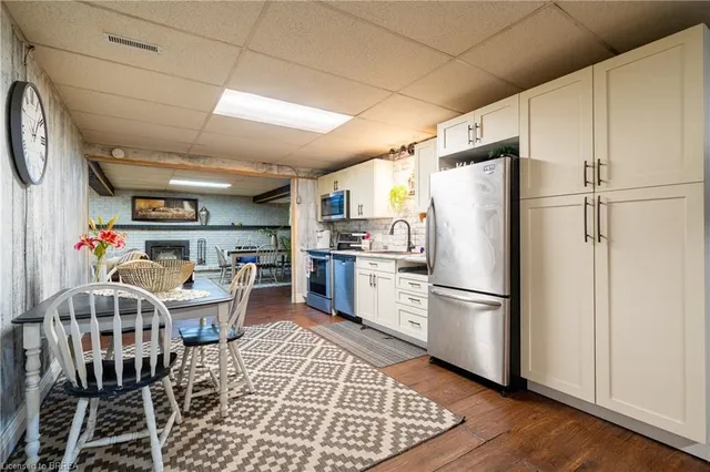 Additional image 25 of 1731 2nd Conc