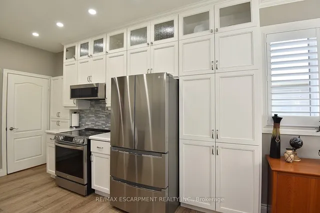 Additional image 12 of 241 SILVERBIRCH Blvd