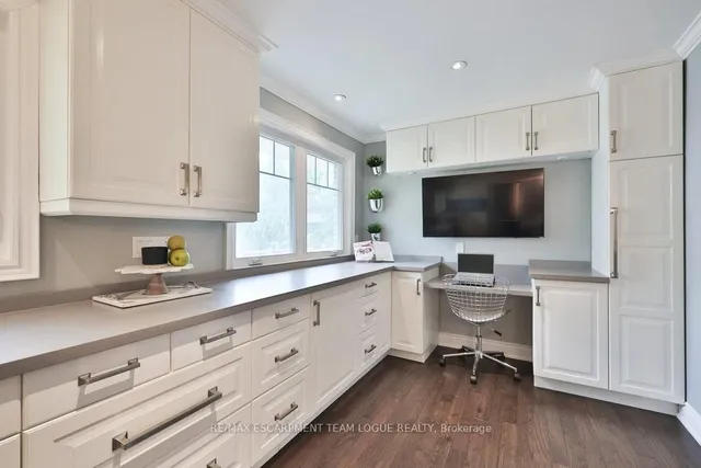 Additional image 15 of 3530 Walmer Rd