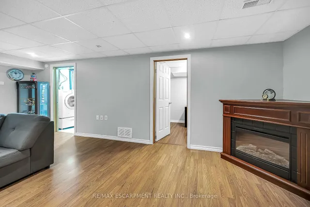 Additional image 33 of 1460 Garth St Unit 18