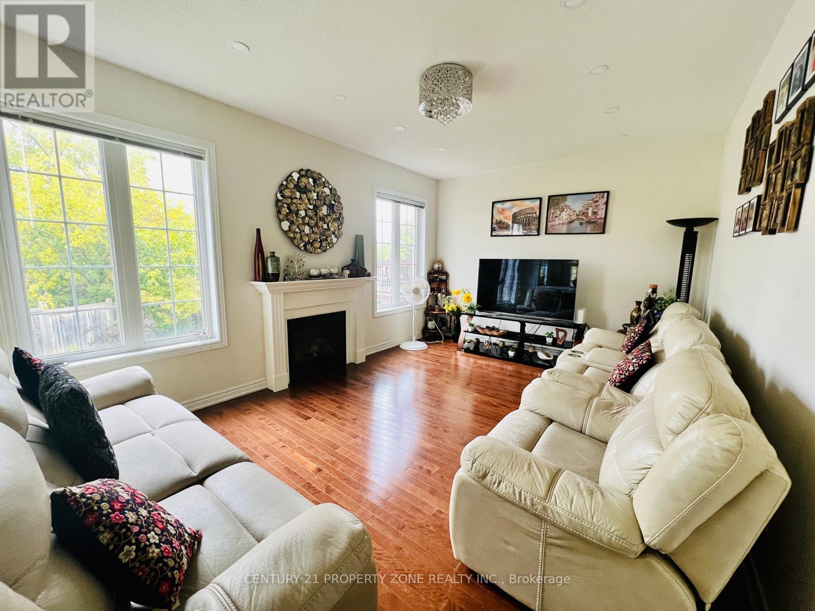 31 TENNANT DRIVE|Brampton (Sandringham-Wellington), Ontario L6R0G6