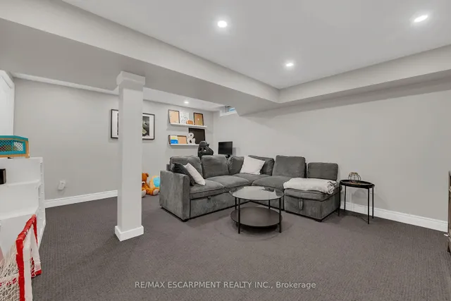 Additional image 36 of 15 Derby St Unit 4