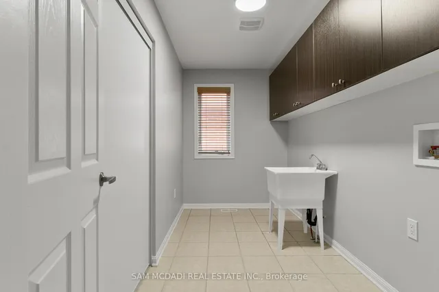 Additional image 29 of 73 Miracle Tr