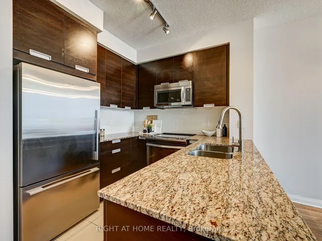 Additional image 17 of 55 Eglinton Ave Unit 2001