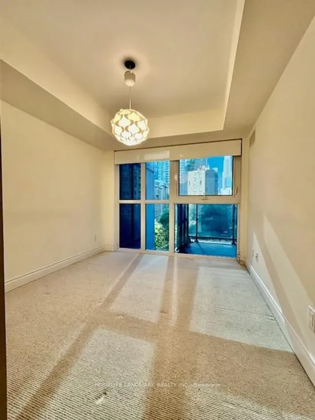 Additional image 17 of 28 Ted Rogers Way Unit 406