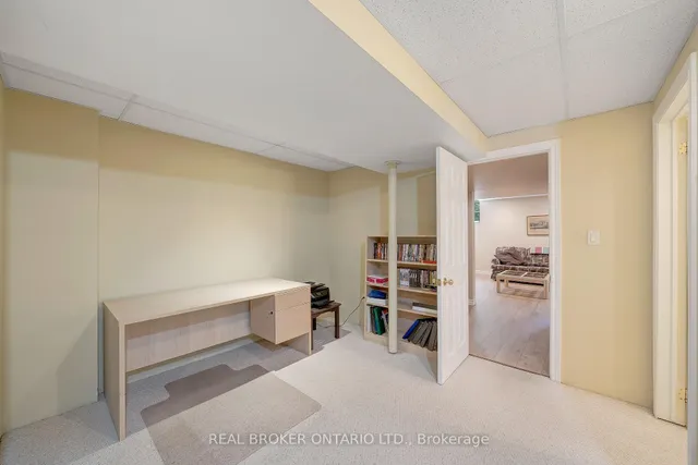 Additional image 36 of 5689 Roseville Crt