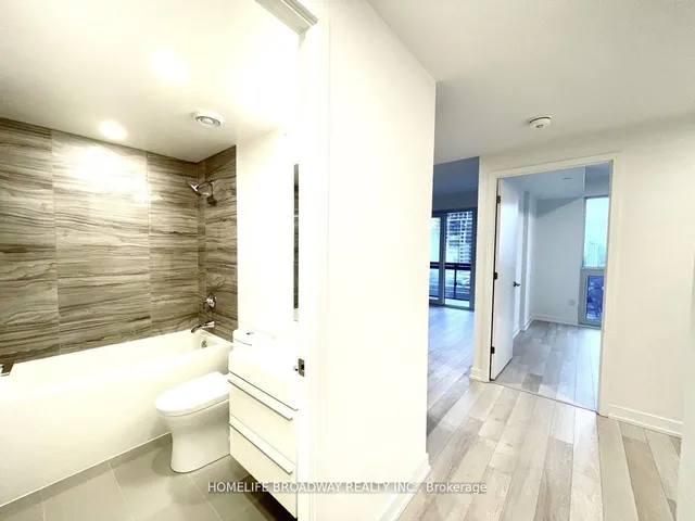 Additional image 16 of 39 Roehampton Ave Unit 1504