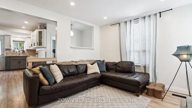 Additional image 16 of 64 Sheaffe St