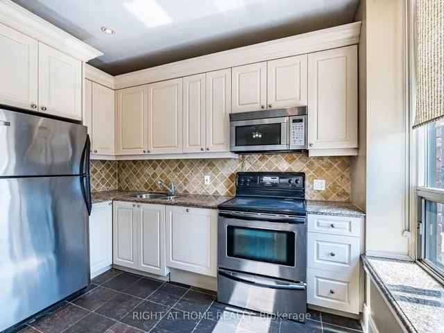 Additional image 21 of 283 King St Unit 302