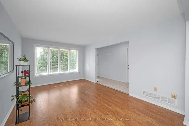 Additional image 11 of 107 Fairington Cres