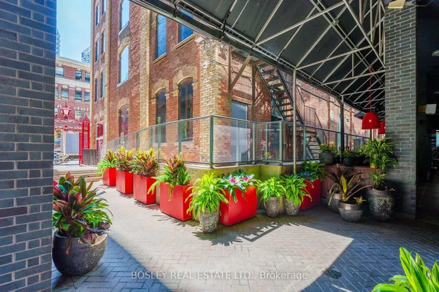 Additional image 41 of 478 King St Unit 317