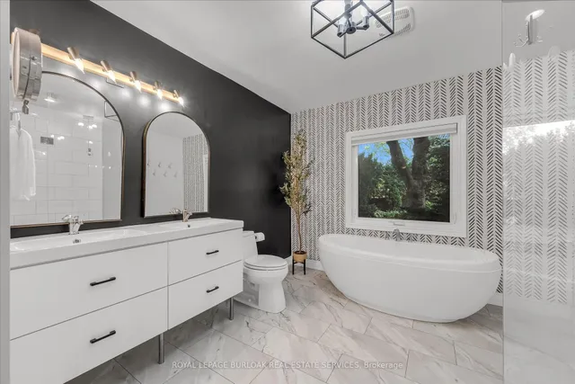 Additional image 18 of 2189 Deyncourt Dr