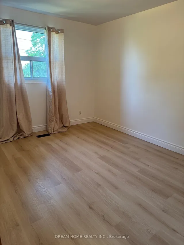 Additional image 20 of 22 Beethoven Crt