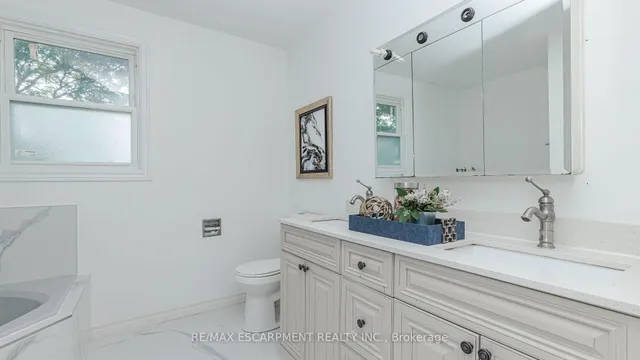 Additional image 25 of 3 Mornington Dr