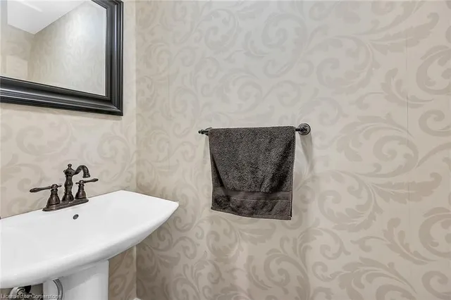 Additional image 24 of 26 Moss Blvd Unit 24