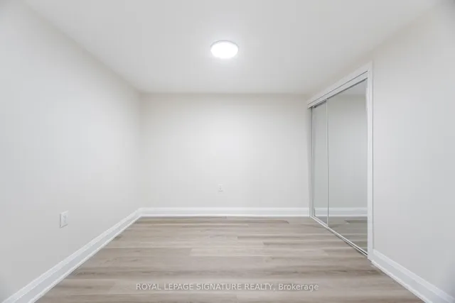 Additional image 27 of 34 Goskin Crt