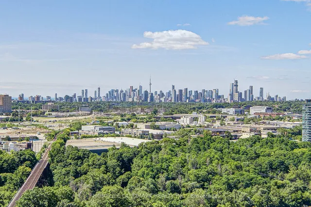 Additional image 22 of 30 Inn On The Park Dr Unit 2109