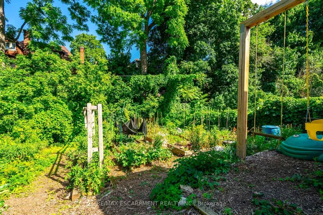 Additional image 22 of 35 Mountain Ave