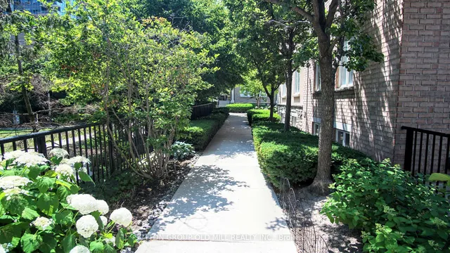 Additional image 18 of 26 Western Battery Rd Unit 206