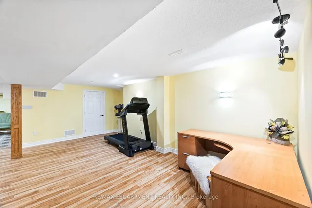 Additional image 37 of 286 Winfield Terr