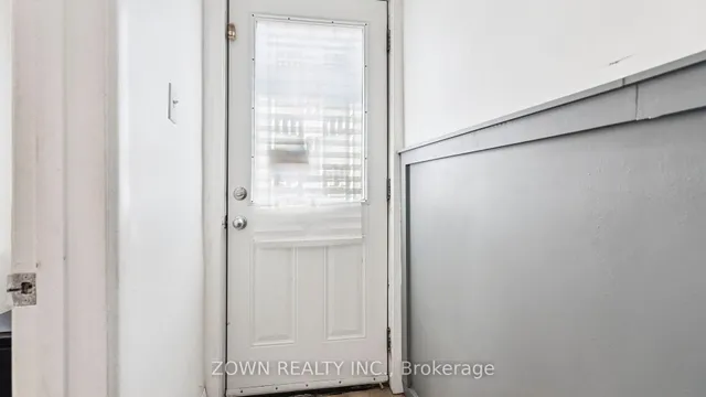 Additional image 32 of 64 Sheaffe St