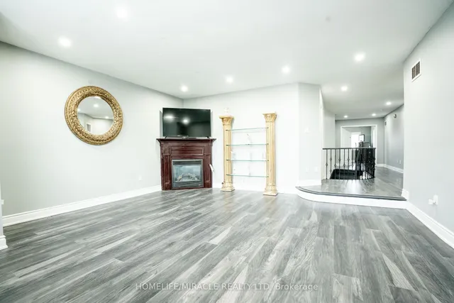 Additional image 38 of 16 Signet Crt