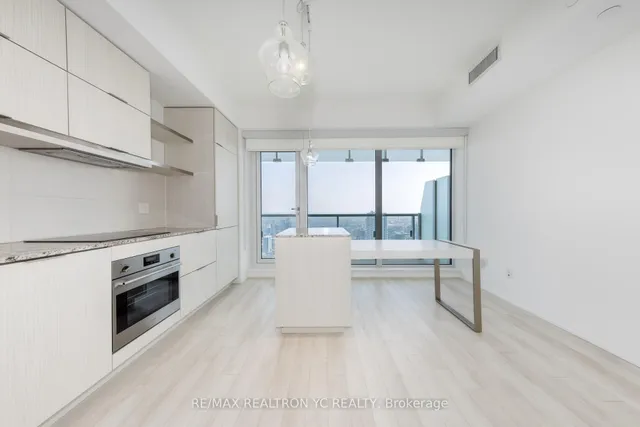 Additional image 12 of 197 Yonge St Unit 5104