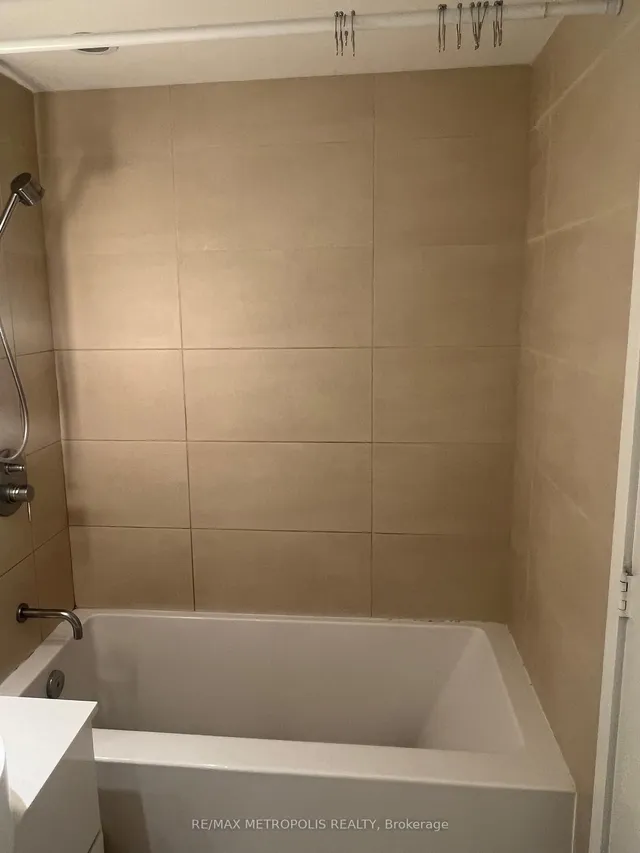 Additional image 9 of 161 Roehampton Ave Unit 1805