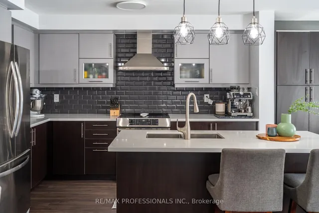 Additional image 10 of 11 Givemay St