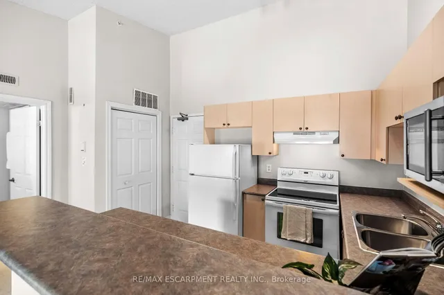 Additional image 5 of 1411 Walker's Line Unit 409