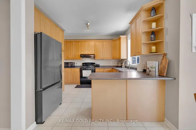 Additional image 12 of 6 Farad Crt