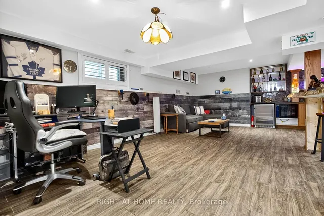 Additional image 28 of 18 Rolling Lane