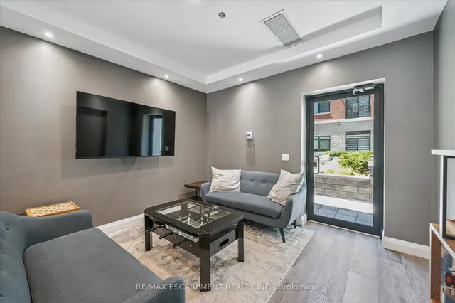 Additional image 31 of 1 Redfern Ave Unit 102