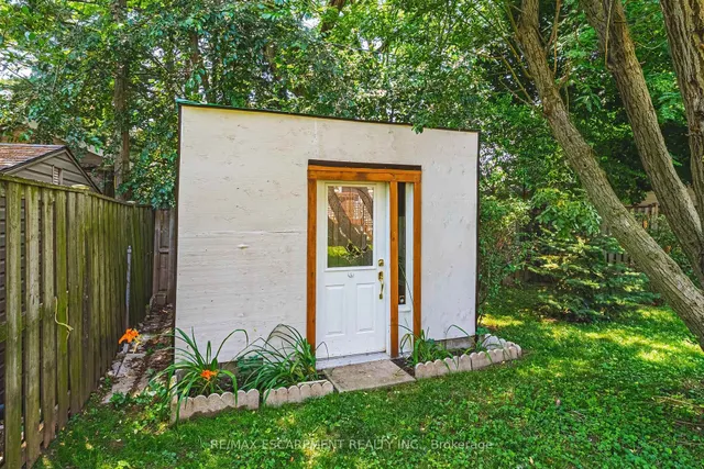 Additional image 38 of 972 Kingsway Dr