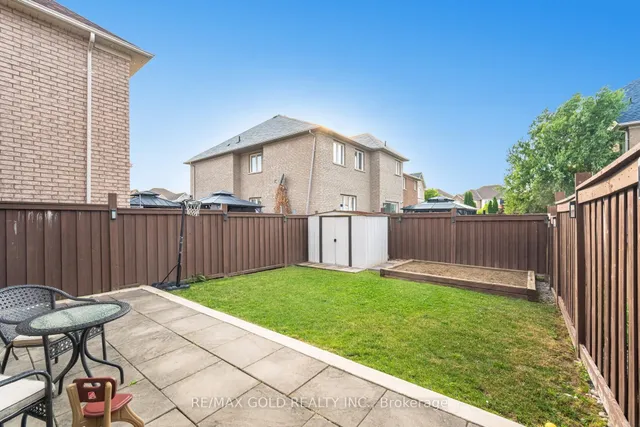 Additional image 18 of 6 Rouge St