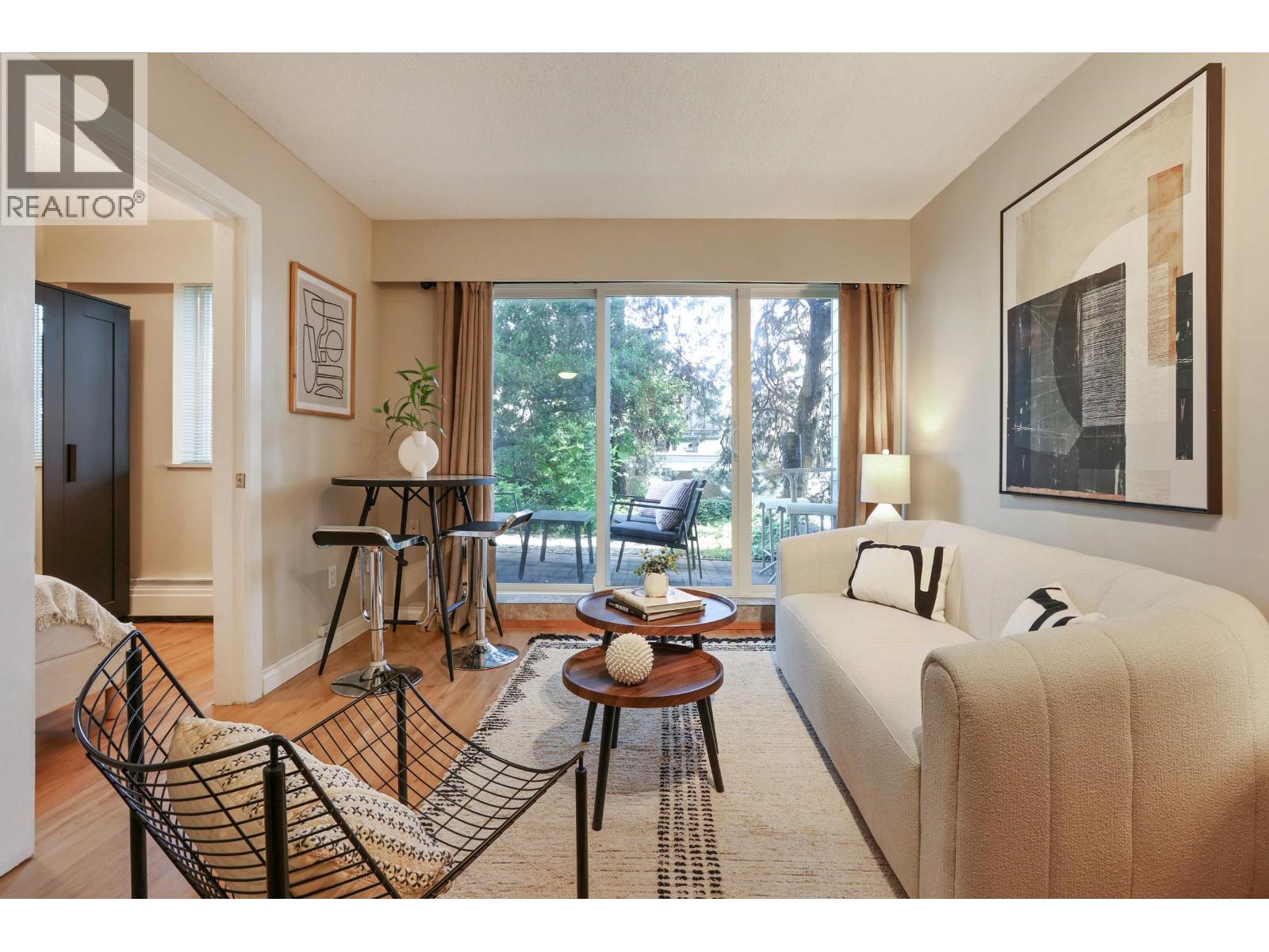 106 2125 W 2ND AVENUE|Vancouver, British Columbia V6K1H7