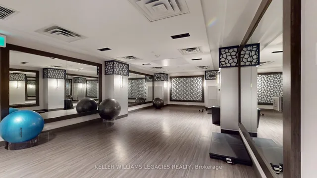 Additional image 29 of 543 Richmond St Unit 405