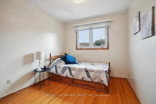 Additional image 21 of 100 Taymall St