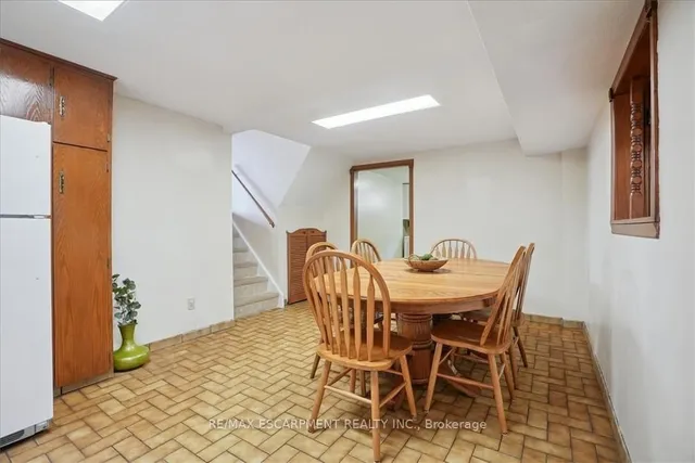 Additional image 32 of 100 Taymall St