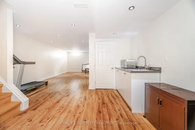 Additional image 26 of 31 Rocky Point Cres