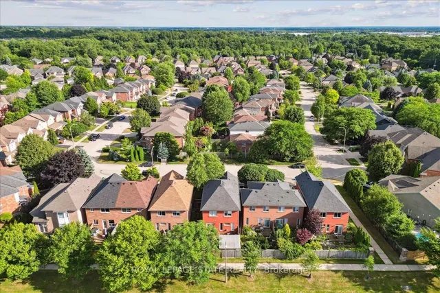 Additional image 40 of 70 Moore Cres