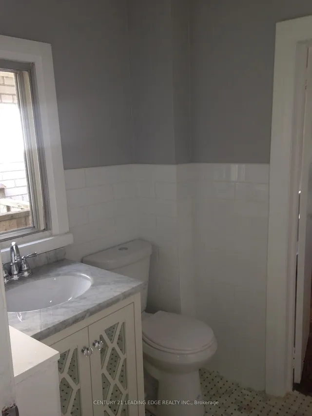 Additional image 4 of 360A Lawrence Ave