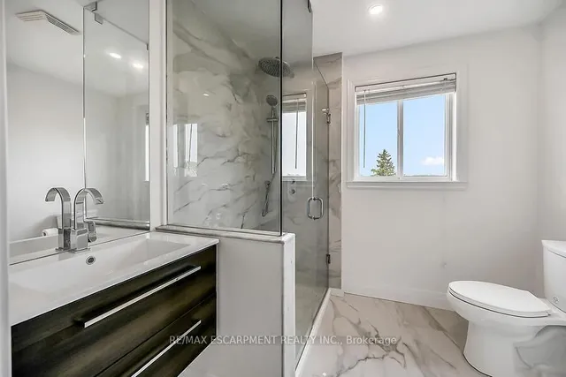 Additional image 28 of 242 Eringate Dr