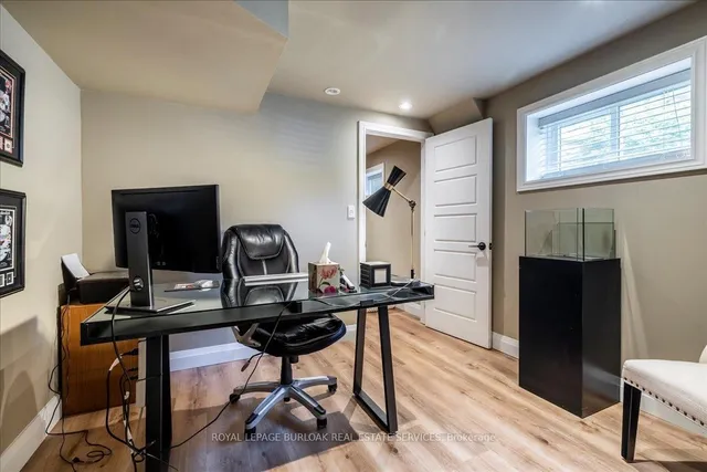 Additional image 33 of 61 Niska Dr