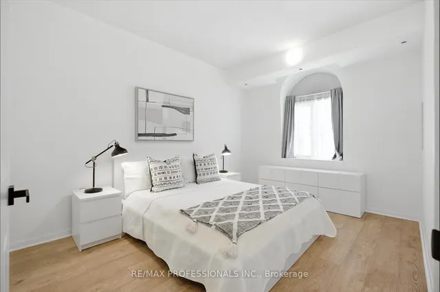 Additional image 17 of 32 Stadium Rd Unit 325