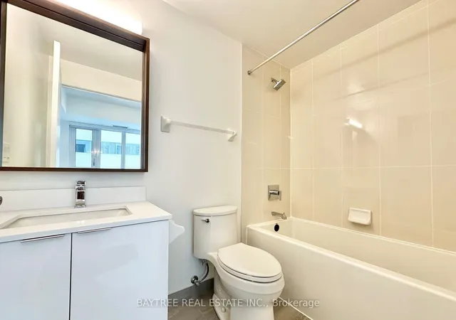 Additional image 11 of 543 Richmond St Unit 544